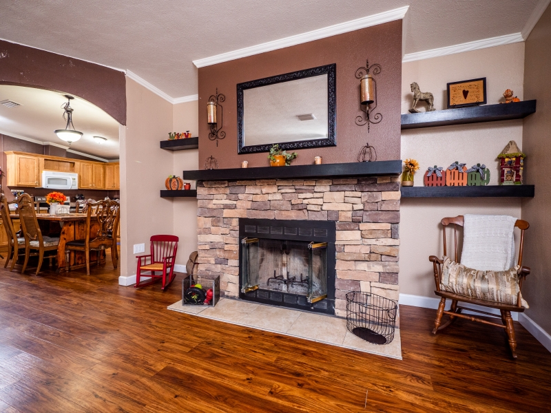 14415-NE-53rd-Ct-Rd-Interior-Living-Room-Fireplace