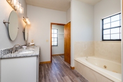 13695-NE-238th-Ct-Fort-McCoy-FL-32134-Interiors-Master-Bathroom