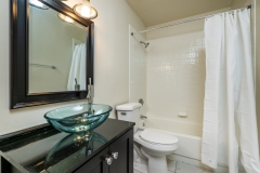 2341-NE-44th-St-Ocala-FL-34479-Interiors-Guest-Bathroom