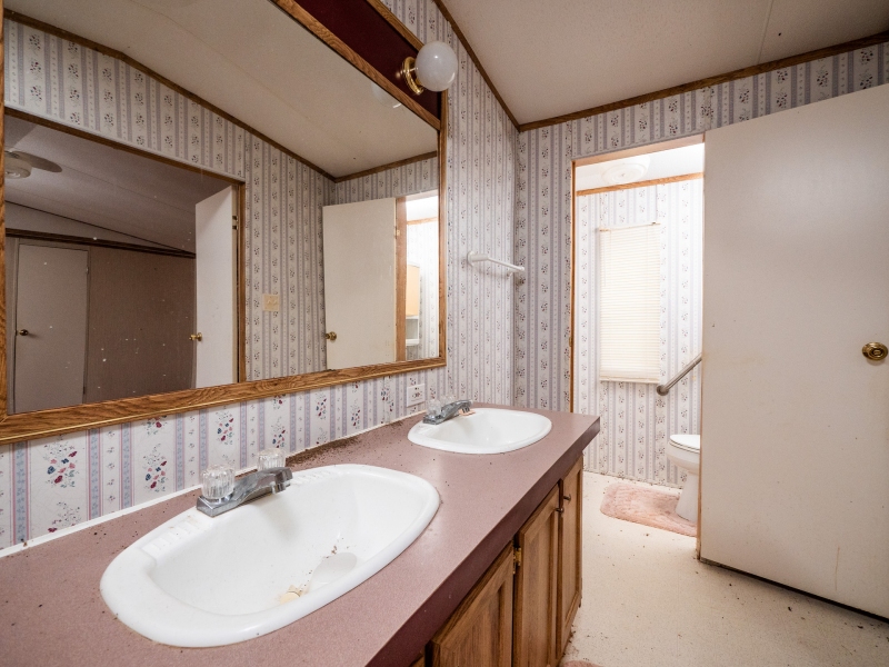 14830-NE-180th-St-House-Interiors-Master-Bathroom-1
